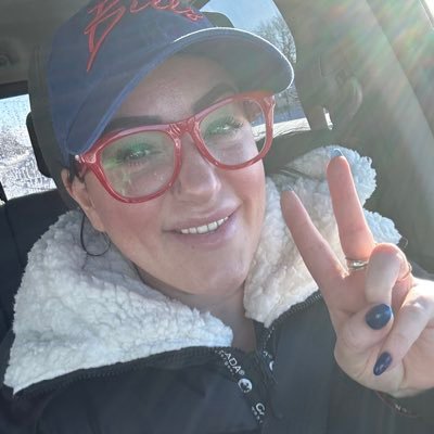 FragDVixXen's profile picture. Sprinkle the world with Lithium and Lexapro 🪄✨