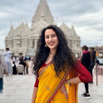 Rupa_views's profile picture. ✨ THINK A LITTLE LESS , 
LIVE A LITTLE MORE ✨ 

 #Hindustani🇮🇳 #Burmese_Indian
#16th_Jan
