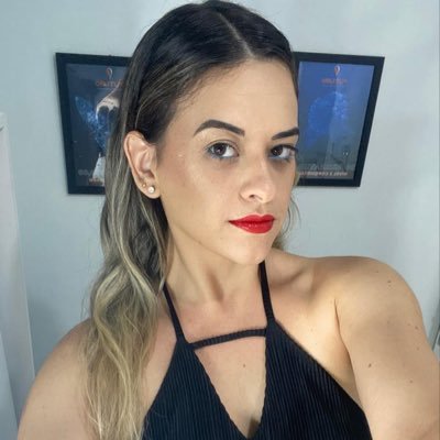 Consultora Comercial e Futura Enfermeira.