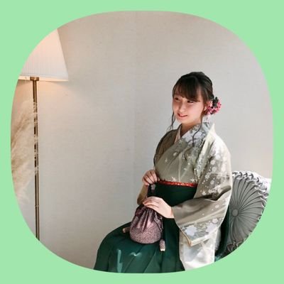 haruna_Designer's profile picture. 「webデザインの勉強始めちゃって、もう後にも引けずどうしよう😭」そんな方必見！🌸勉強時間短縮の方法や前向きになれる方法を教えます！🌸カフェ巡り大好きな24歳☕❀激務の保育士＋副業デザイナー❀ウェブフリ卒業生❀独りで悩むと辛いので勉強中に分からないことがあったら気軽に聞いてくださいね💚