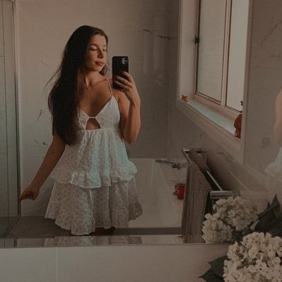 Vanessa02Vp's profile picture. 25 // Dance Teacher  // 🇯🇪🇵🇹// UK