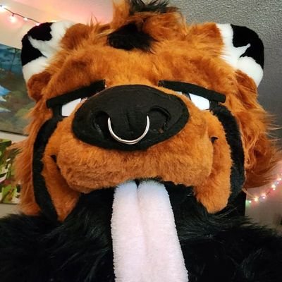 Pan/Demi bear who wants to make friends and get himself fat | CW irl belly, and could get spicy | 18+ No Minors | 29 | He/him | 420 |
Mine @JBTSkunkWolf_AD