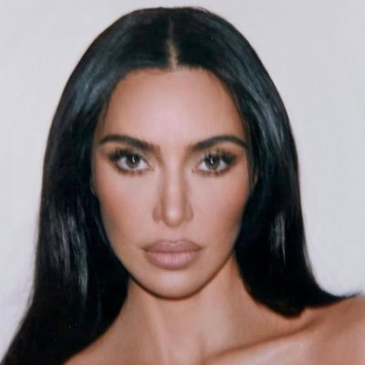 Fan account, posting the latest news & updates | Kim follows 🤍 | 📩: allforkimk@hotmail.com