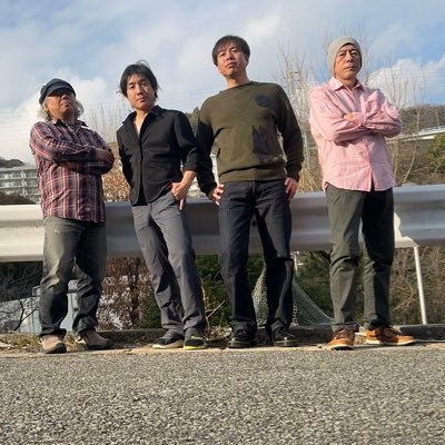 オトナアツいロックンロール。 神戸を中心に活動中⚡️ Embrce are; Yuzi(@0MeHbeX9sB61lyr), KJ(@easy_kj), Ave-Chan(@ave_chan6372), Tadashi(@guitar_scream_)