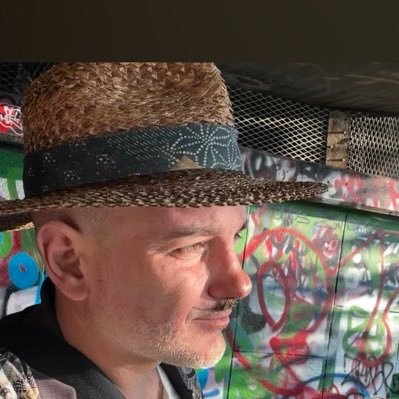 Jobbar på Almega Utbildning. Twittrar mina egna åsikter. Tidigare bakgrund inom journalistik, socialt arbete och utbildning.