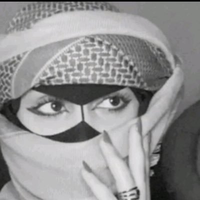 ⚜️🔱بنت شيخ حر فكاك النشايب ومهرة بين النسا تسحب رسنها ان عطتك الود هلّت كالسحايب وان زرعت الشوك ماتعرف وطنها