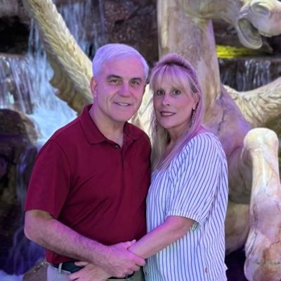 Love my wife, family, Hokies, golf, Las Vegas, and the beach. #InWhitWeTrust #THISISHOME #CANCERSUCKS