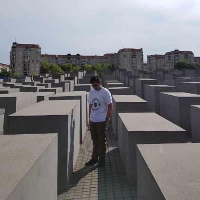 SBionetwor63277's profile picture. 昔、パチンコ店7店舗、消費者金融、事業者金融、信販会社、訪問販売会社を企業経営していました。日本、アメリカ、韓国で教育を受け世界を俯瞰的に見ています。