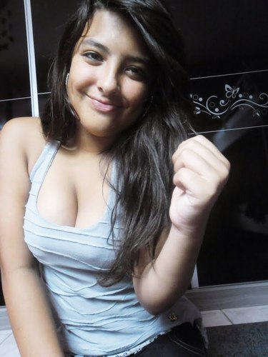 Canceriana , Reagge ,Pagode , Funk , amo Doritos & Coca- cola , sair , amigo & familia , solteira 
  OBS : ODEIO FALSIDADE (Y)