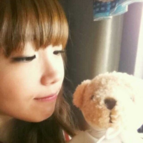 Annyeong! I'm A Pink's main vocal and happy virus, Eunji! ^^
*waves* ♡