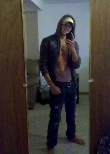 AplusRATING's profile picture. 