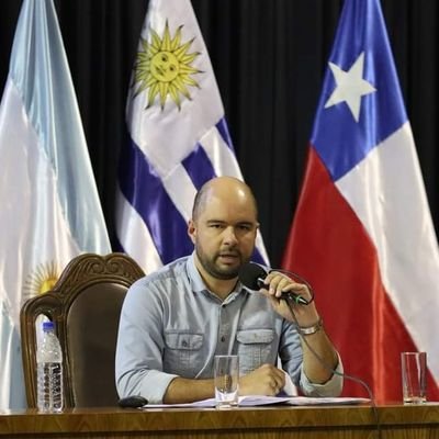 Professor de Arquivologia (CCSH-UFSM). Historiador e arquivista.