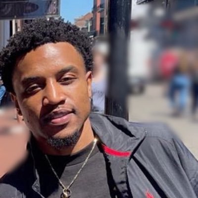 everybody flakey . SSU Alumnus 👨🏾🎓 🐯 1/4 of @_ThePoteCast ❤️🔥 https://t.co/6k2iEX4Kmv