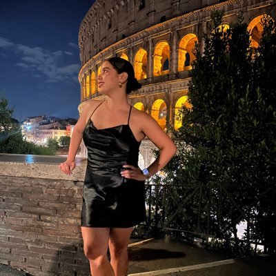 bennilet's profile picture. 