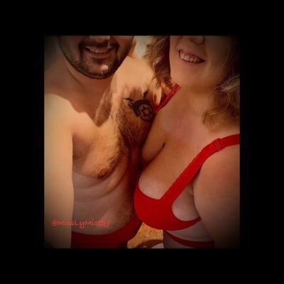 Pareja joven 👱🏻‍♀️29 bi y🧔🏻‍♂️31 Buen rollo, respeto y educación😻Cuenta manejada por ambos(más por ella)🔞 Sex toys testers