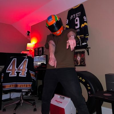 Milwaukee based, Baltimore born. Writer, hockey lover, soup spiller, orange juice finisher, authentic lunch enjoyer, co-host of @emptythebenches podcast