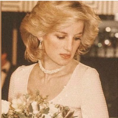 berro77vip's profile picture. ﴿ وَنَحنُ أَقرَبُ إِليهِ مِن حَبلِ الوَريدِ ﴾ إنّك مُحاطٌ بالله من ڪلِّ جانب ، أطمئِن🦋💎