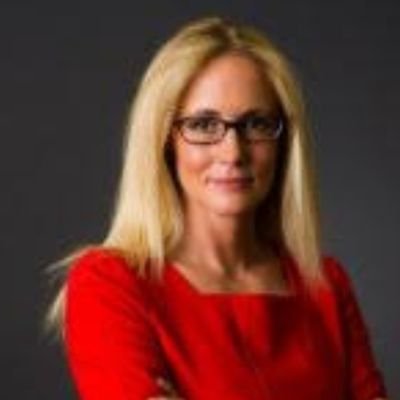 Passionate about tech adoption in financial services. Mother, ex-triathlete and black belt in Taekwondo