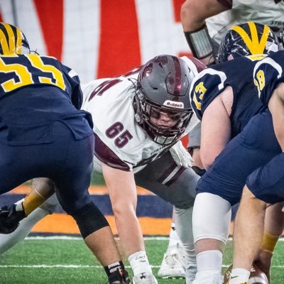 5’11, 233lbs, DT/DE/NT https://t.co/dgLPQQiW97