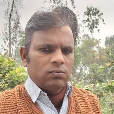संघर्ष नही जिनके जीवन मे- वह तो बङे अभागे होगे,
या तो प्रण को तोङा होगा, या रण से भागे होंगें ।