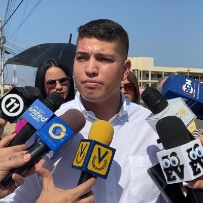 26a. Estudiante de Derecho en URBE, Scout. Vicepresidente de Organización de Primero Justicia en la Parroquia San Francisco. #Venezuela