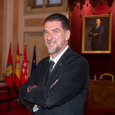 Alcalaíno y Madrileño. Informático. MBA. Apasionado del deporte y la historia. Concejal PSOE @AytoAlcalaH #PorAlcalá/❤️ #TransformaciónDigital #SmartCity #PSTD