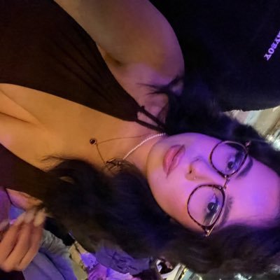 yesizzle_'s profile picture. 