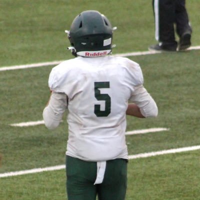 26 🎓/ 5’7 /140 sophomore QB, RB trying to get to the next level and I have a 3.5 / izmaelSanchez301@gmail.com / Grace M Davis