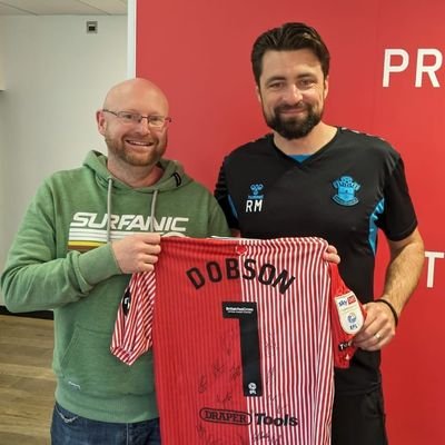 Proud father of 3, gamer, ground hopper (58) & footy shirt collector (122).
Began with a Commodore64 & World Cup Italia '90.
Southampton & Brockenhurst fan.