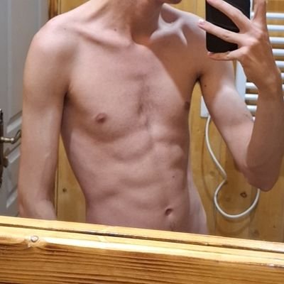 19 ans/🇫🇷
🥵 cash Master 🥵
PayPal : https://t.co/1wO6kedxNC
📍Caen
viens kiffer 👟🧦🐶
vidéo sur demande
collab accepté
