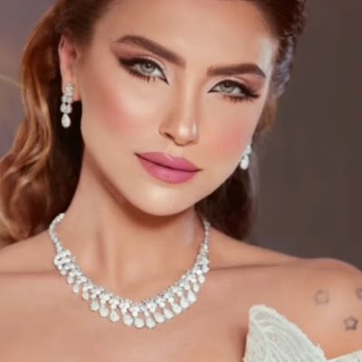 كوافيرة بالرياض خدمات منزلية مكياج تسريحات صبغات شعر الخدمات كلها موجودة#كوافيرة#0501956583