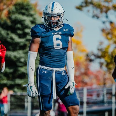 Class of 2025 2 Sport Athlete 🏀🏈 | DE/ TE | 6’5 245 Seton Hall Prep| 4.0 GPA| Coach: @CoachBFitz Email: james.dunnemann@shp.org Phone: 862-596-0769