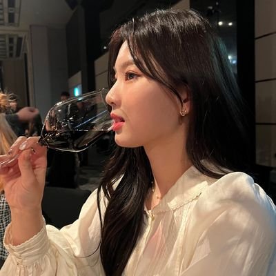 Saw Twice and met STAYC 🥰❤️ | Stan account~
He/Him | 20+ | CARAT | SWITH | ZAIA | BLOOM |