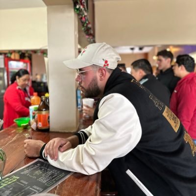 EmiBaeza98's profile picture. 🎶