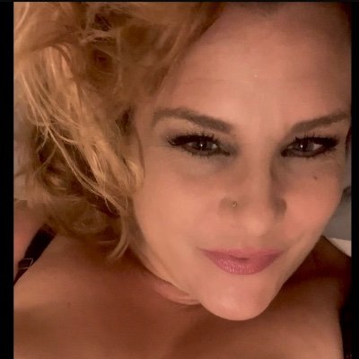 I’m a lady that knows what she wants and I’m someone you need to know. I can be a very good girl or a very bad girl. Come play in my playground and find out!