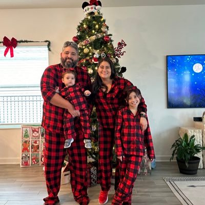 Mom of 2 amazing little girls and wife of the best girl Dad ever!!