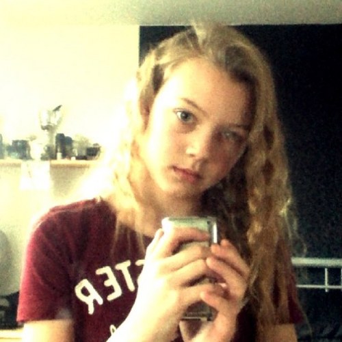 wollie_ollie's profile picture. 11 (Jan 6) got 2 annoying sister im stuck in the middle, GET ME OUT OF THIS DEATH TRAP!!!!! xx