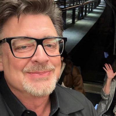 aaronrodgers008's profile picture. 