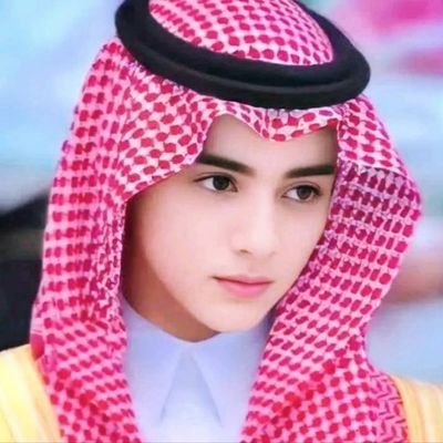 SaqibAmeen57419's profile picture. والعشقُ کلمعشوق یعذبُ قربُه
للمُبتلی و ینالُ مِن حَوباءِہٖ❣️
