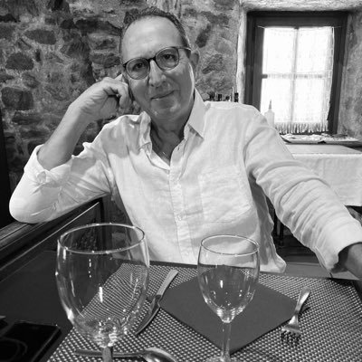 Fondateur de la Société Sodiac Président de St Estève XIII Catalan Membre du BE et du Conseil d'Administration des Dragons Catalans Marié à une belle Béarnaise.