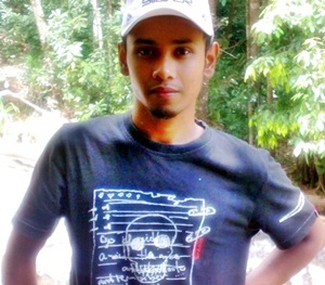 bujiskamarudin's profile picture. Hobi aku main gitar. HAHAHA