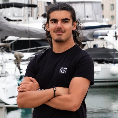 Supporter of wildlife conservation. Pursuing a career in the yachting and maritime industry with recent experience in working as a deckhand in Portugal.