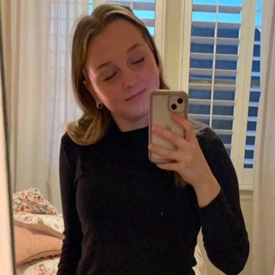 kaitlybrowning's profile picture. ChatGPT me a bio💁🏼‍♀️🩷