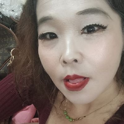 來自南部的慾望熟女人妻,我喜歡享受被男人注視的感覺,我能付費約,也愛喜歡被你欣賞。
Fansone,喜歡我就來訂閱我,拍更多給你們看,大尺度露點露穴都會發在這邊唷
https://t.co/FS4LtEdOJN
