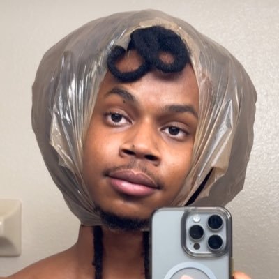 ▶️YouTuber▶️ 🇯🇲Content Creator 👨🏾‍💻Maybe you saw me on YouTube or TikTok