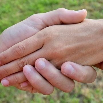 Matrimonio en los 40s adentrandonos en el mundo liberal, interesados en conocer parejas, chicas y a veces chicos (no siempre). Cuenta manejada por los dos
🔞