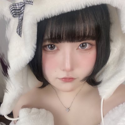 ui02_'s profile picture. タバコに汚染されましたが相変わらず声は高いです