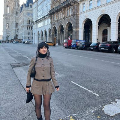 meltemmozel's profile picture. avukat