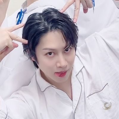 にこにこにぃ🐱💙
💟SUPER JUNIOR💟
🐱HEECHUL🐱
広東語、日本語、英語👌