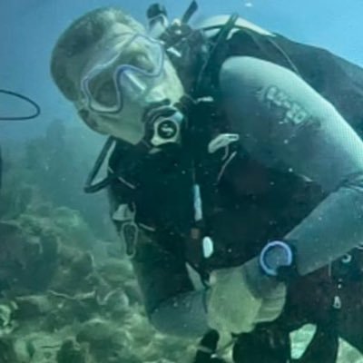 Scientist, Scuba diver, wine lover, love travelling, having fun and enjoying life 🙏